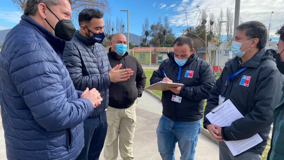 Delegado, seremi de Salud y el club deportivo Unión La Calera realizaron visita inspectiva al estadio Nicolás Chahuán Nazar ante el retorno al público al recinto deportivo