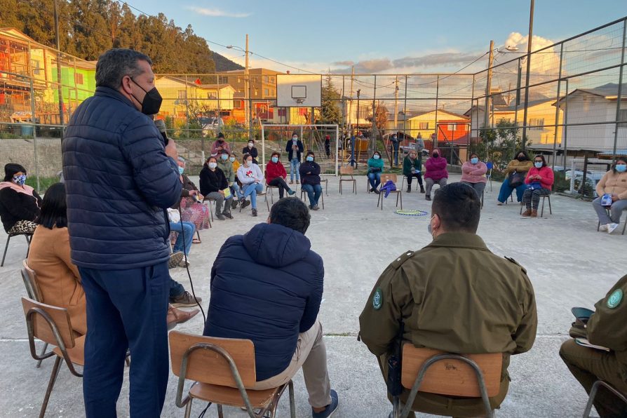 Delegación Presidencial Provincial organizó diálogo ciudadano de seguridad pública con vecinos de Villa Las Palmas en Hijuelas