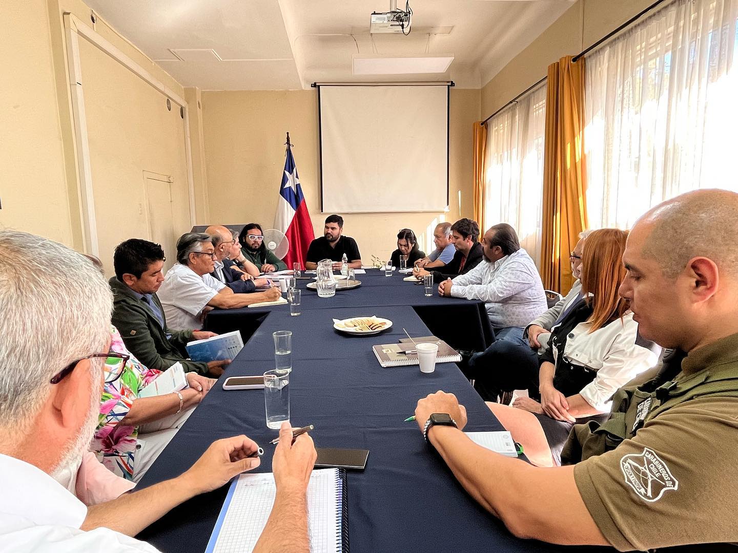 Con el fin de reforzar acciones que eviten el robo en establecimientos educacionales se reunieron la delegación, Carabineros, directores de establecimientos educacionales y Municipalidad de Quillota